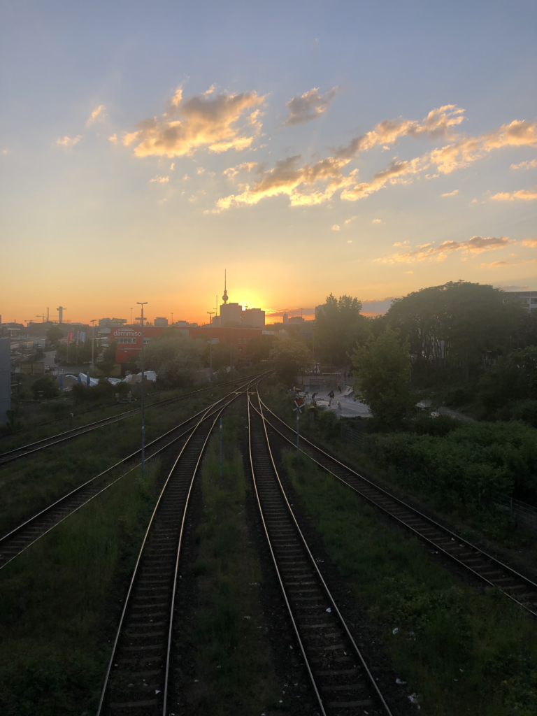 Dusk over Eastern Berlin, by Norbert Schepers. Abenddämmerung über Ostberlin, Foto von Norbert Schepers
